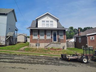 1906 Highland Ave, South Greensburg Boro, PA 15601