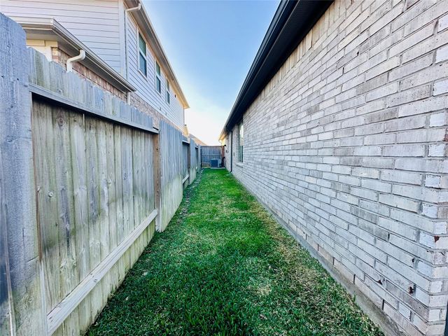 1217 Antelope Passing Drive, Montgomery, TX 77316