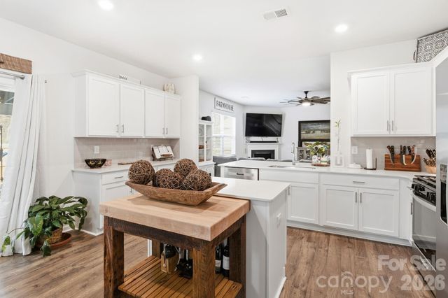 147 Ashelyn Park Drive, Fletcher, NC 28732