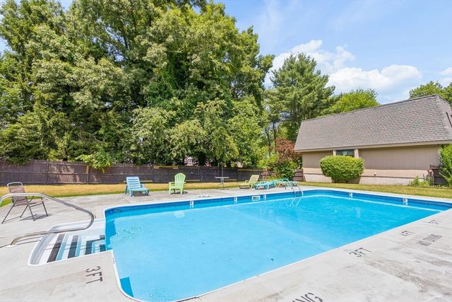 14 Grove Square 14, Randolph, MA 02368