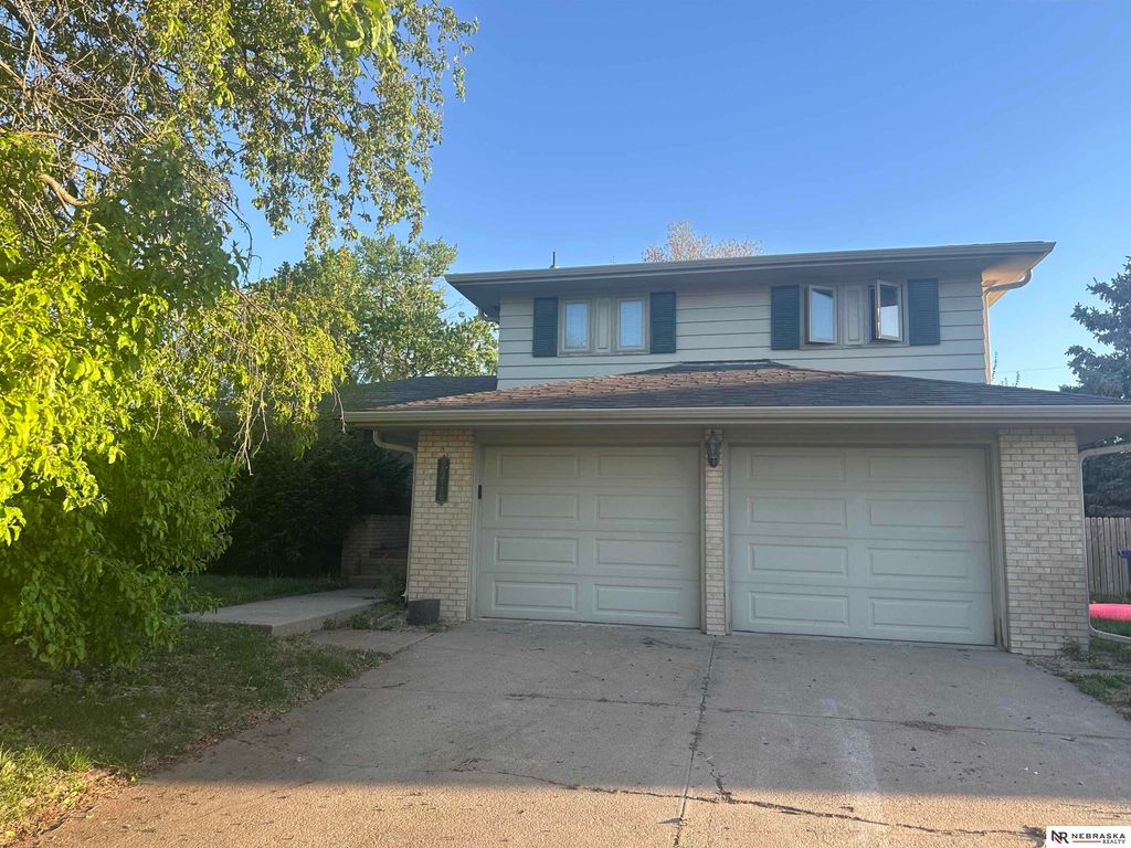 2216 E 8th Street, Fremont, NE 68025