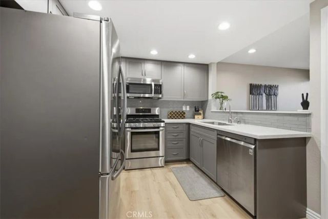 23207 Kimmore, Valencia, CA 91355