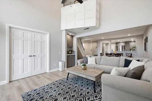 23207 Kimmore, Valencia, CA 91355