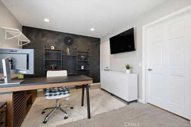 23207 Kimmore, Valencia, CA 91355