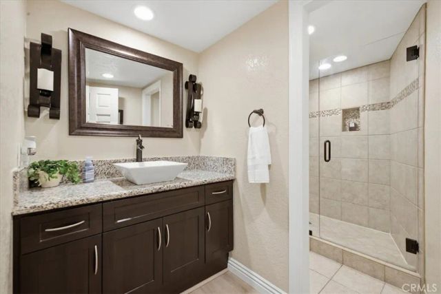 23207 Kimmore, Valencia, CA 91355