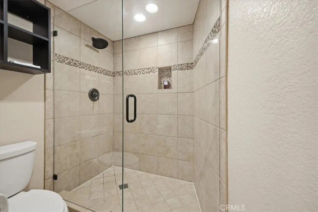 23207 Kimmore, Valencia, CA 91355