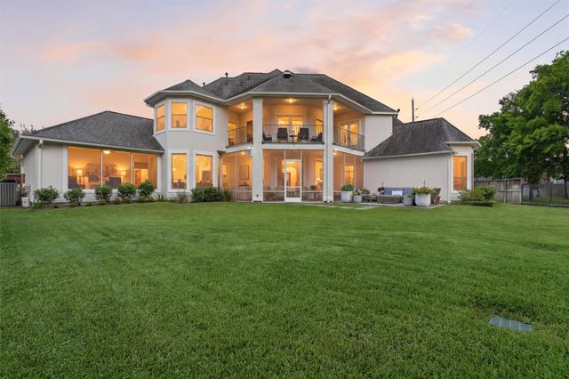 2007 Shepherds Place, Sugar Land, TX 77479