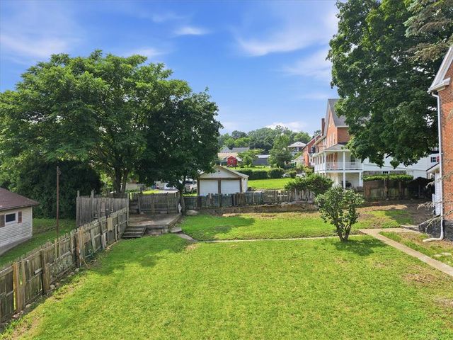 330 North 6th Street, Bangor Boro, PA 18013