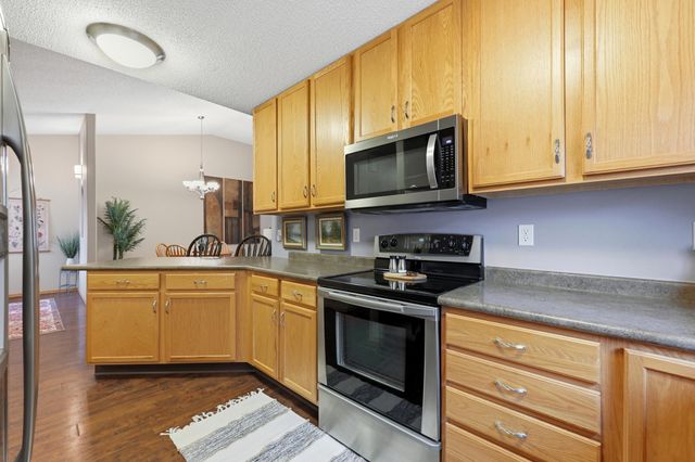 2889 35th Street S, Moorhead, MN 56560