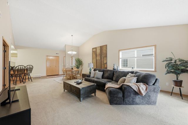 2889 35th Street S, Moorhead, MN 56560