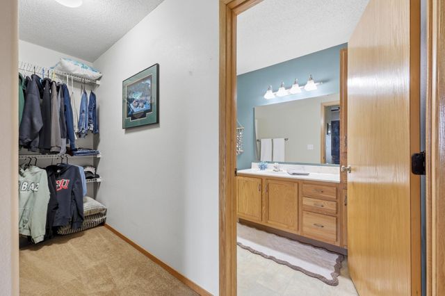 2889 35th Street S, Moorhead, MN 56560
