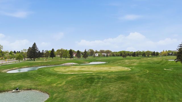 2889 35th Street S, Moorhead, MN 56560