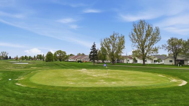 2889 35th Street S, Moorhead, MN 56560