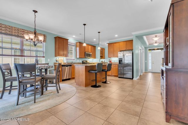 44 Eagle Ridge Circle, Lakewood, NJ 08701