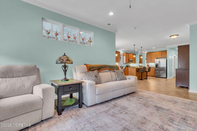 44 Eagle Ridge Circle, Lakewood, NJ 08701