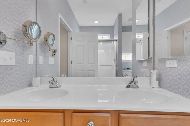 44 Eagle Ridge Circle, Lakewood, NJ 08701
