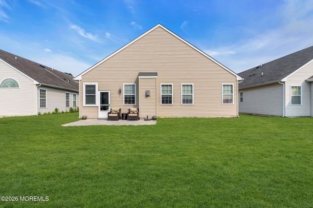 44 Eagle Ridge Circle, Lakewood, NJ 08701