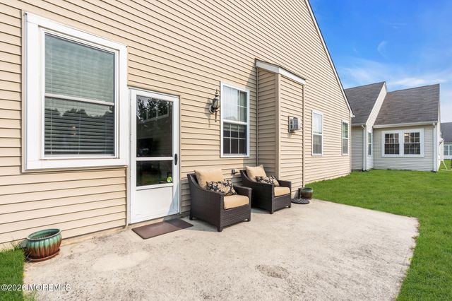 44 Eagle Ridge Circle, Lakewood, NJ 08701