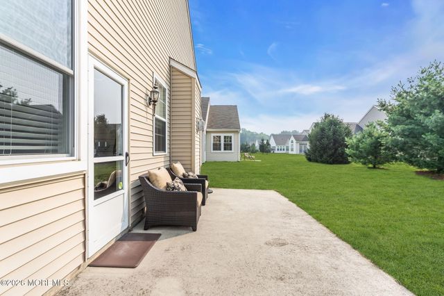 44 Eagle Ridge Circle, Lakewood, NJ 08701