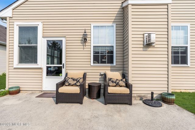 44 Eagle Ridge Circle, Lakewood, NJ 08701