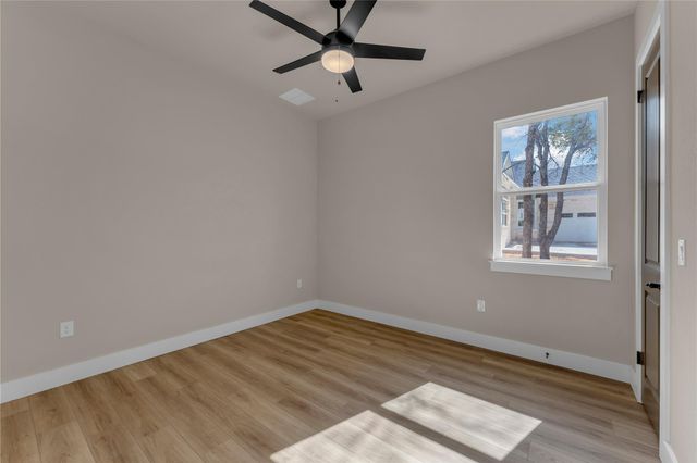 240 Sunday DR, Burnet, TX 78611