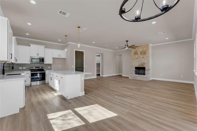 240 Sunday DR, Burnet, TX 78611