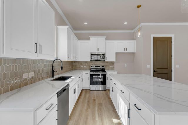 240 Sunday DR, Burnet, TX 78611