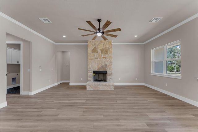 240 Sunday DR, Burnet, TX 78611
