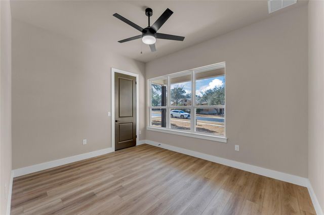 240 Sunday DR, Burnet, TX 78611