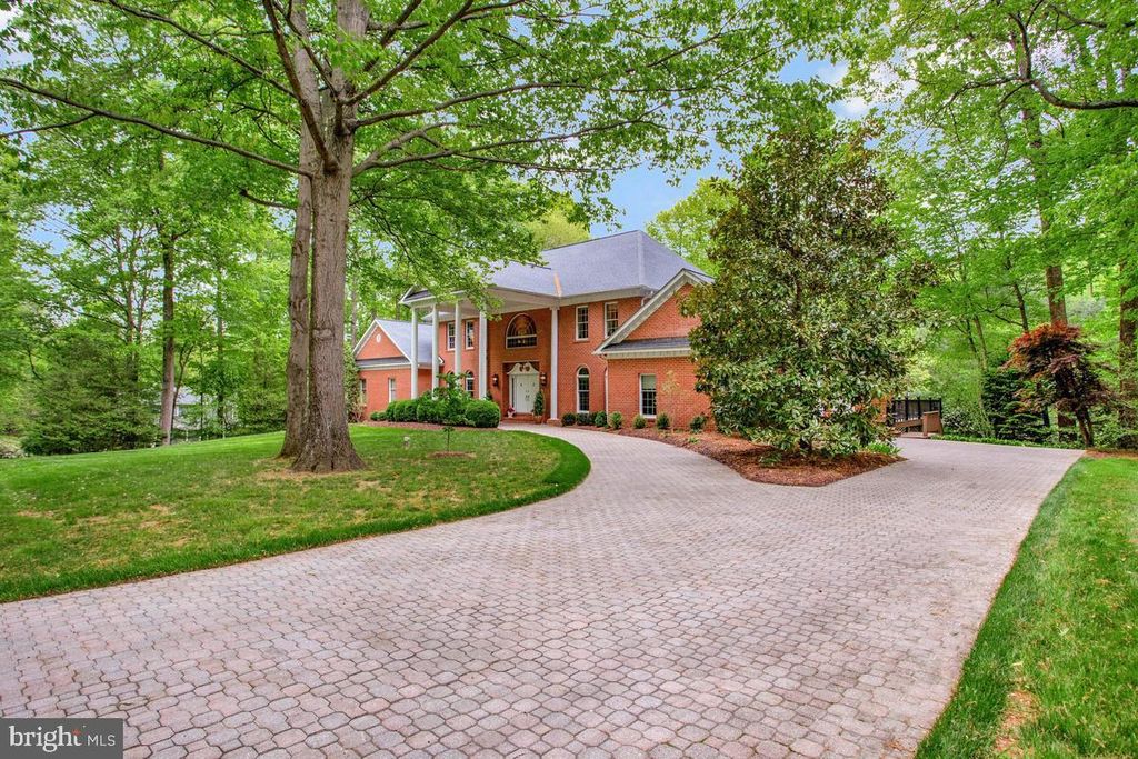 Image 3 of property listing at 1415 SIR WILLIAM WAY, Crownsville, MD 21032