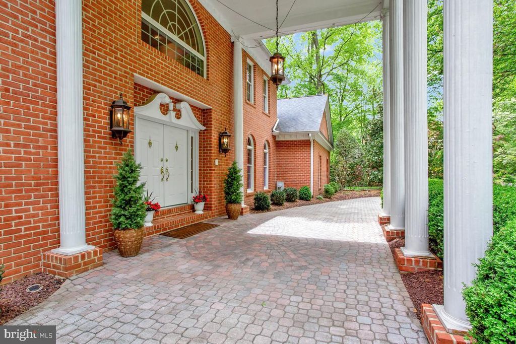 Image 4 of property listing at 1415 SIR WILLIAM WAY, Crownsville, MD 21032