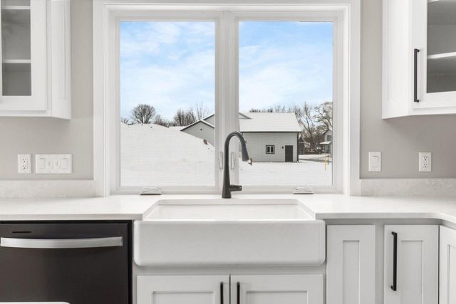 925 Hay Creek Trail, Reedsburg, WI 53959