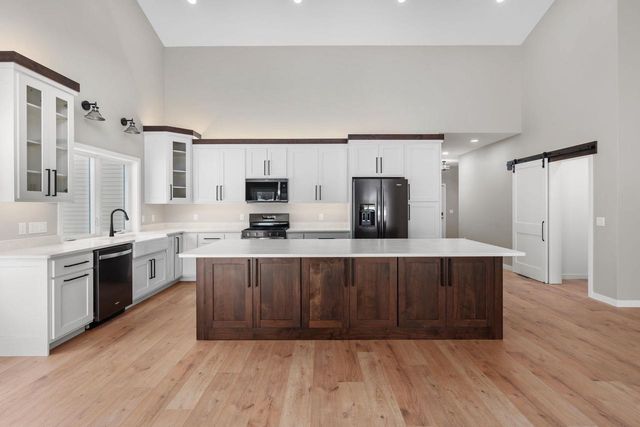 925 Hay Creek Trail, Reedsburg, WI 53959