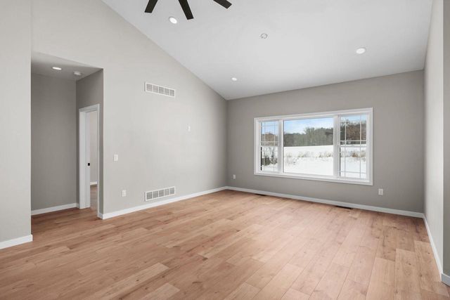 925 Hay Creek Trail, Reedsburg, WI 53959