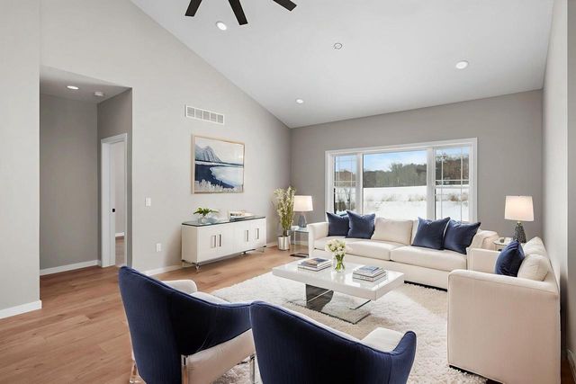 925 Hay Creek Trail, Reedsburg, WI 53959