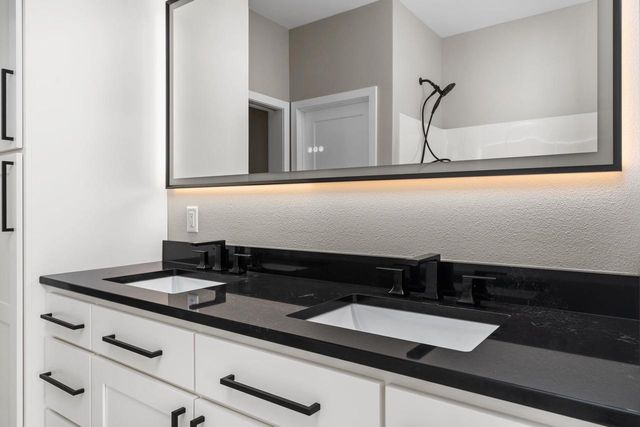 925 Hay Creek Trail, Reedsburg, WI 53959