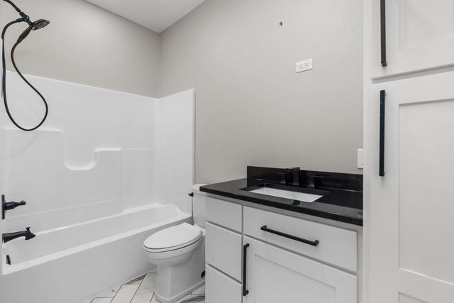 925 Hay Creek Trail, Reedsburg, WI 53959