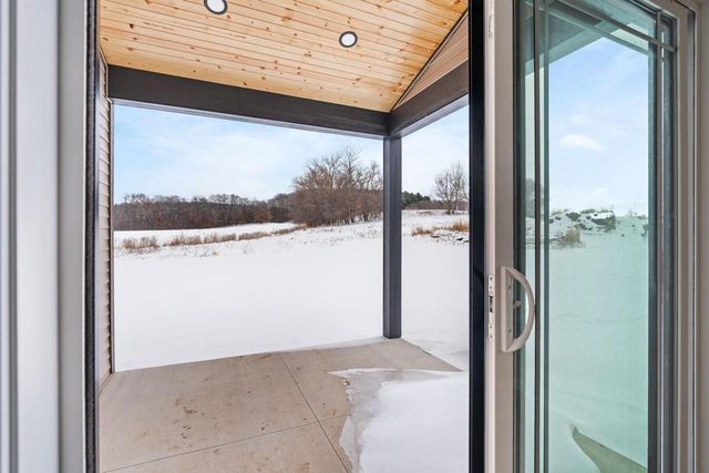 925 Hay Creek Trail, Reedsburg, WI 53959