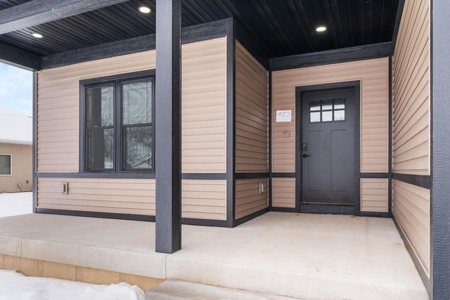 925 Hay Creek Trail, Reedsburg, WI 53959