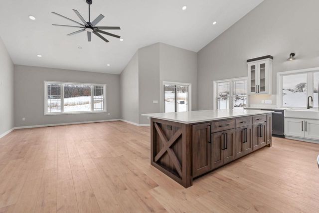 925 Hay Creek Trail, Reedsburg, WI 53959