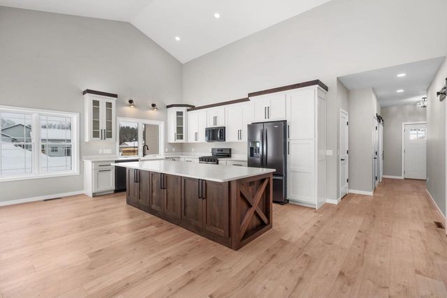 925 Hay Creek Trail, Reedsburg, WI 53959