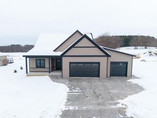 925 Hay Creek Trail, Reedsburg, WI 53959