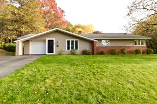 27 Sloane Dr., Framingham, MA 01701