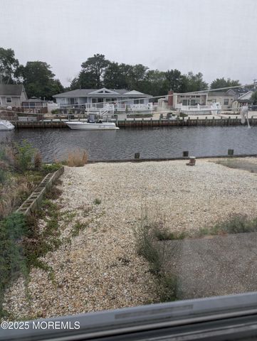 9 S Hollywood Boulevard, Forked River, NJ 08731