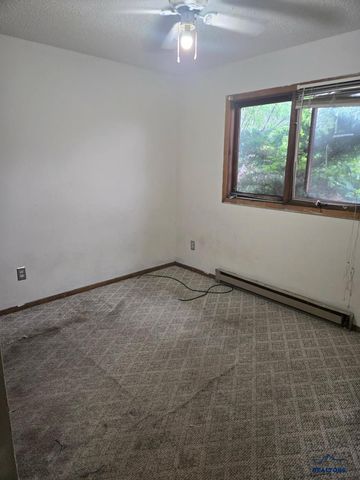 4425 COLT LN, Rapid City, SD 57701