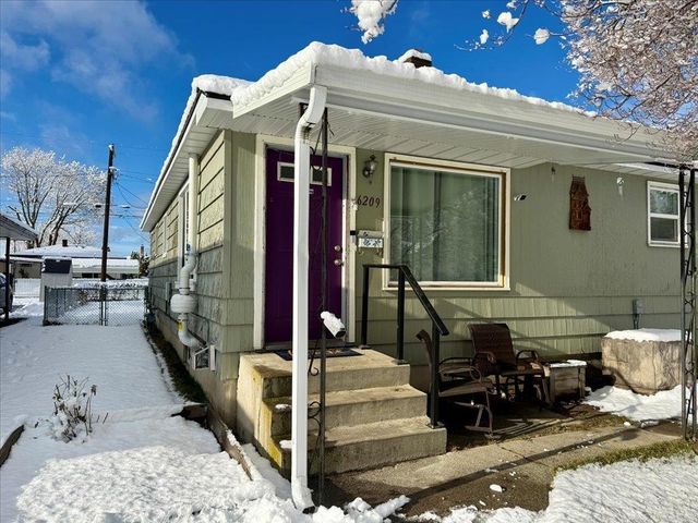 6209 N Whitehouse St, Spokane, WA 99205