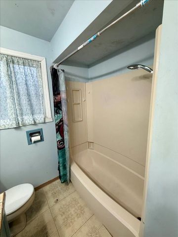 6209 N Whitehouse St, Spokane, WA 99205