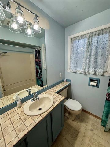 6209 N Whitehouse St, Spokane, WA 99205