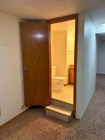 6209 N Whitehouse St, Spokane, WA 99205