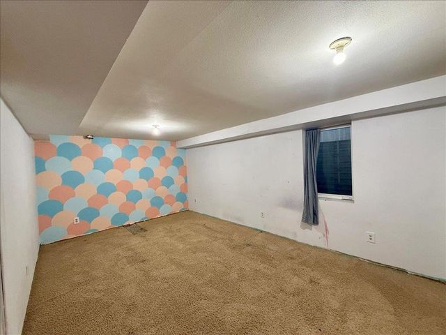 6209 N Whitehouse St, Spokane, WA 99205